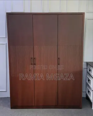Kabati Za Nguo Zipooo