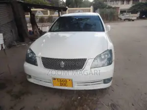 Toyota Crown 2004 Pearl