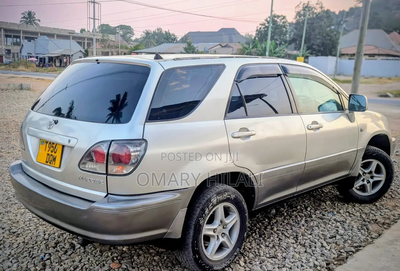 Toyota Harrier 2002 Silver