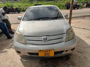 Toyota IST 2005 Beige