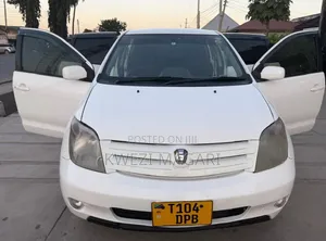 Toyota IST 2004 White