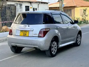 Toyota IST 2007