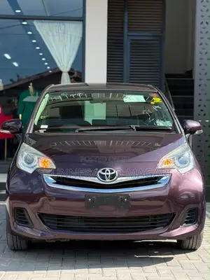 Toyota Ractis 2012 Maroon