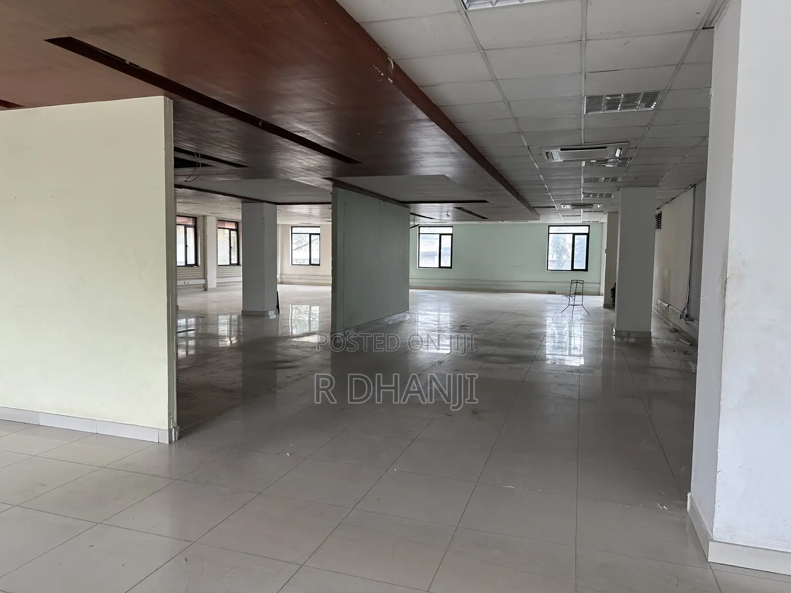 Office Space 420 SQM