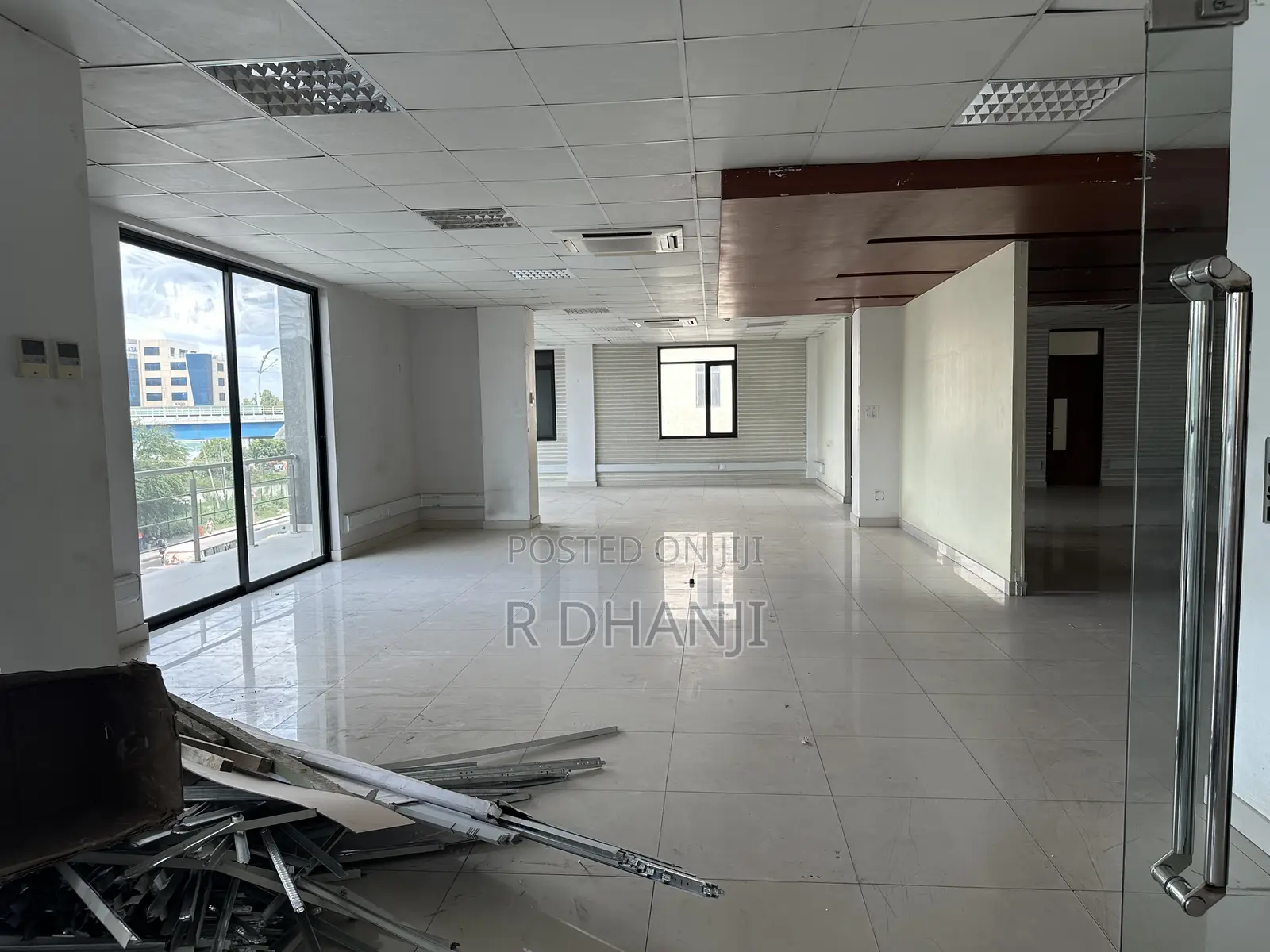 Office Space 420 SQM