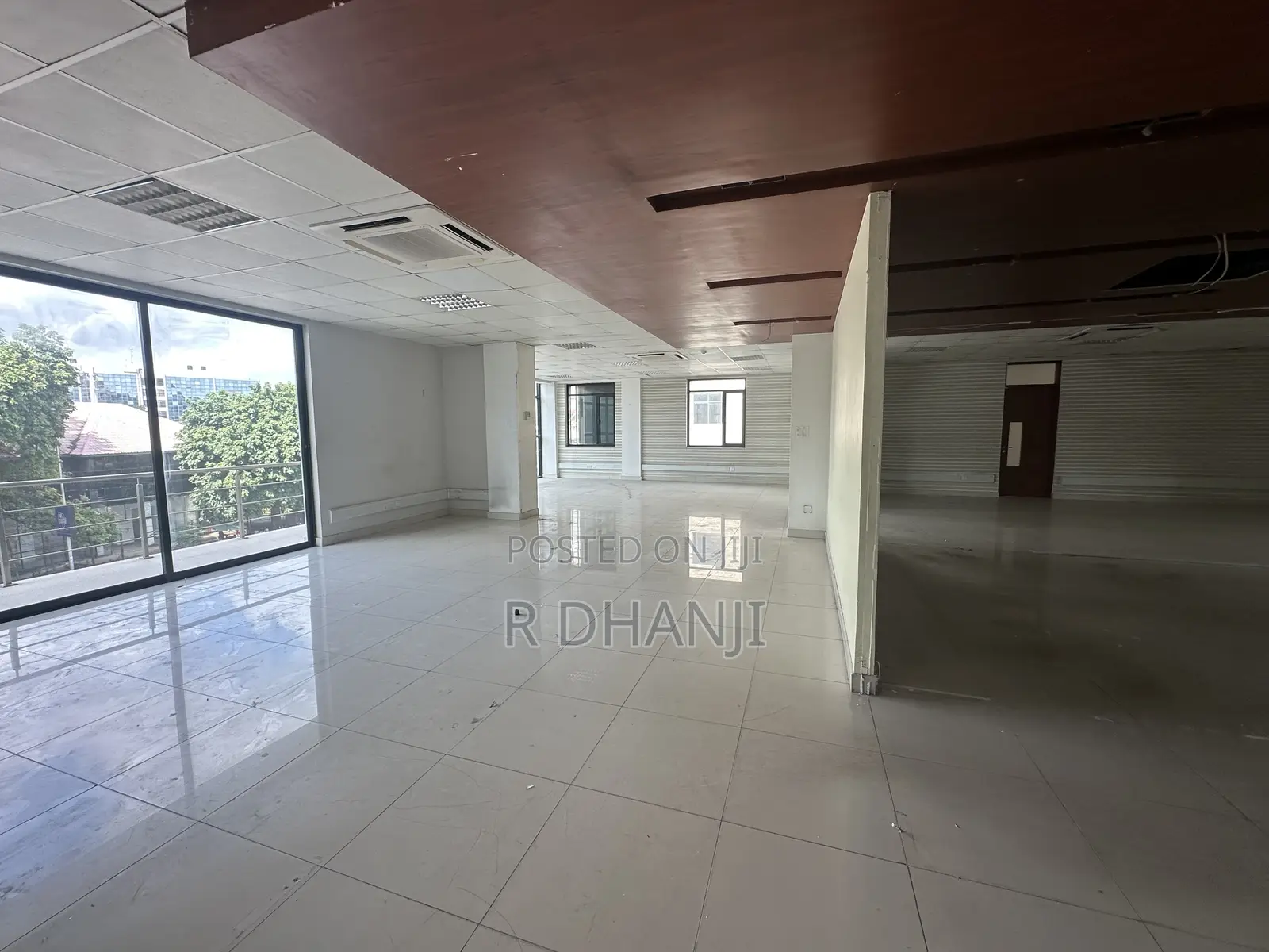 Office Space 420 SQM