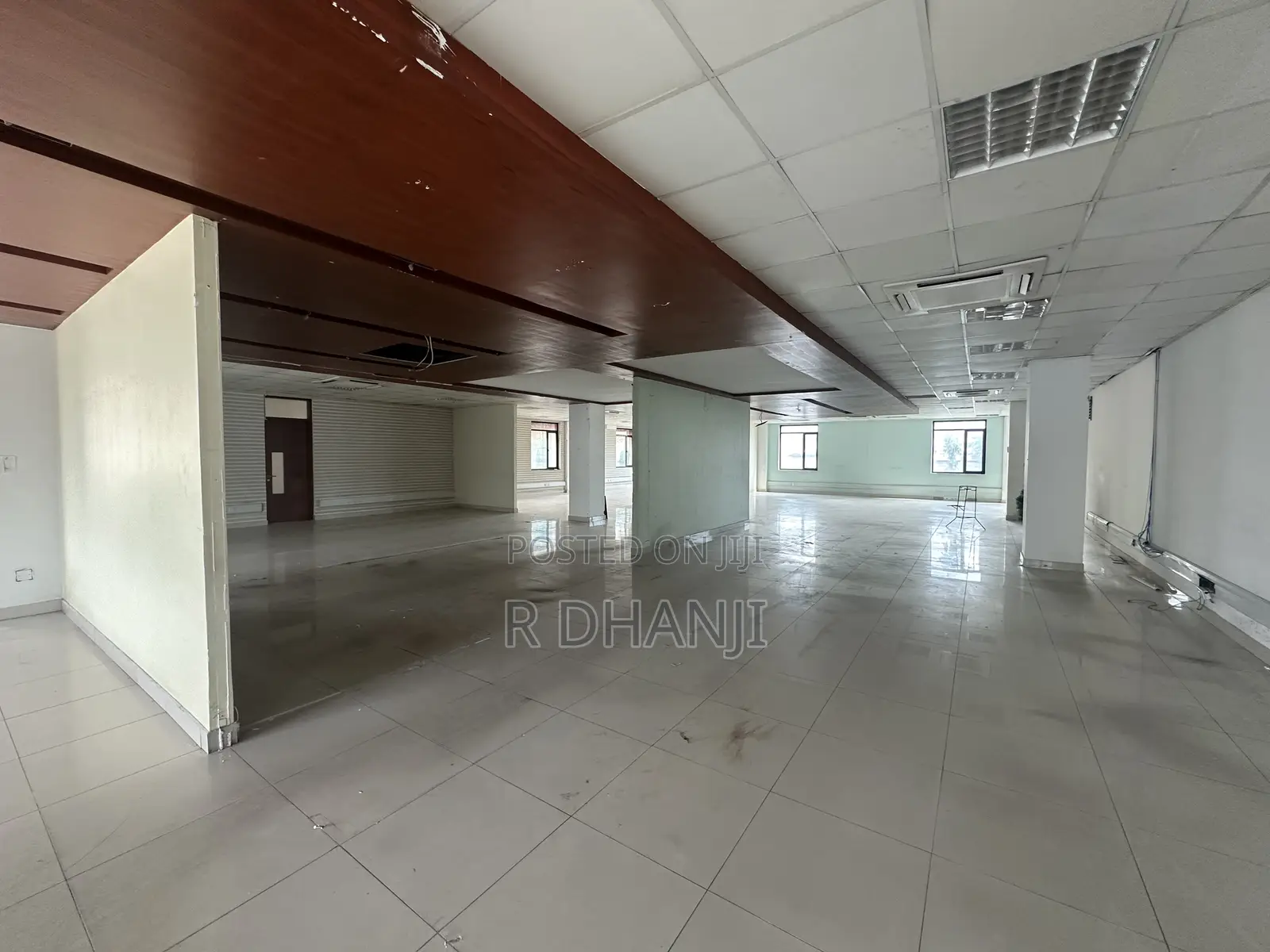 Office Space 420 SQM