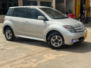 Toyota IST 2005 Silver