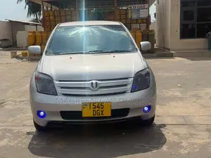 Toyota IST 2005 Silver