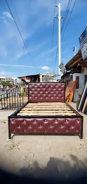 Bed Sofa Leather 5/6 Color Maroon
