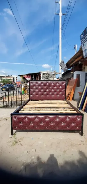 Bed Sofa Leather 5/6 Color Maroon