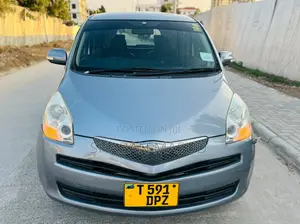 Toyota Ractis 1.3 FWD 2007 Gray