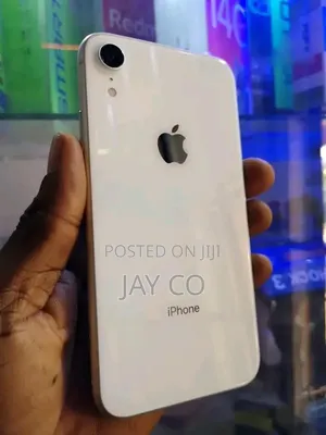 Apple iPhone XR 64 GB White