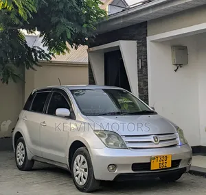 Toyota IST 2004 White