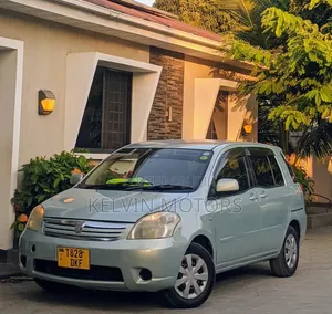 Toyota Raum 2005 Green