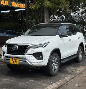 Toyota Fortuner 2019 White