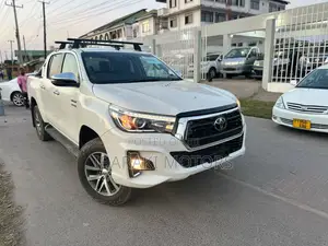 Toyota Hilux 2.8 Diesel 2020 White