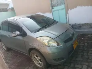 Toyota Vitz 2006 Gray