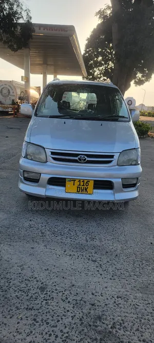 Toyota Noah 2002 Silver