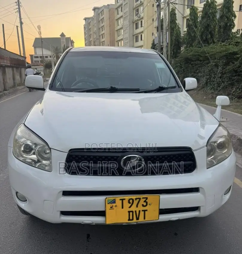 Toyota RAV4 I4 2006 White