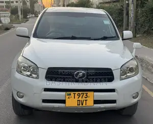 Toyota RAV4 I4 2006 White