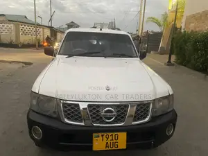 Nissan Patrol 2007 White