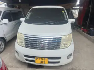 Nissan Elgrand 2005 White