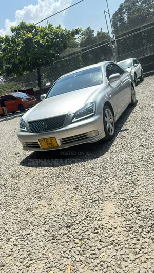 Toyota Crown Royale 2005 Silver