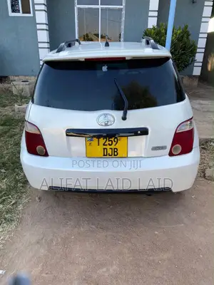 Toyota IST 2004 White
