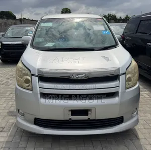 Toyota Noah 2008 Silver