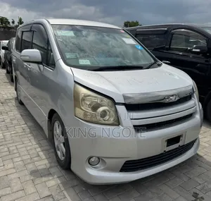 Toyota Noah 2008 Silver