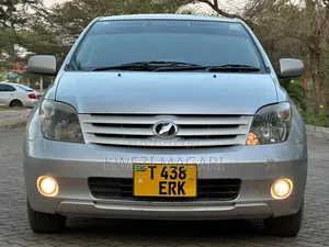 Toyota IST 2006 Silver