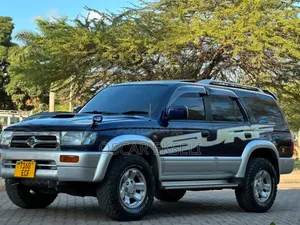 Toyota Hilux Surf 2000 Blue
