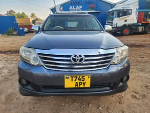 Toyota Fortuner 2006 Gray