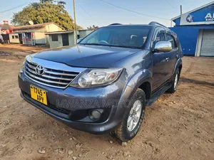 Toyota Fortuner 2006 Gray