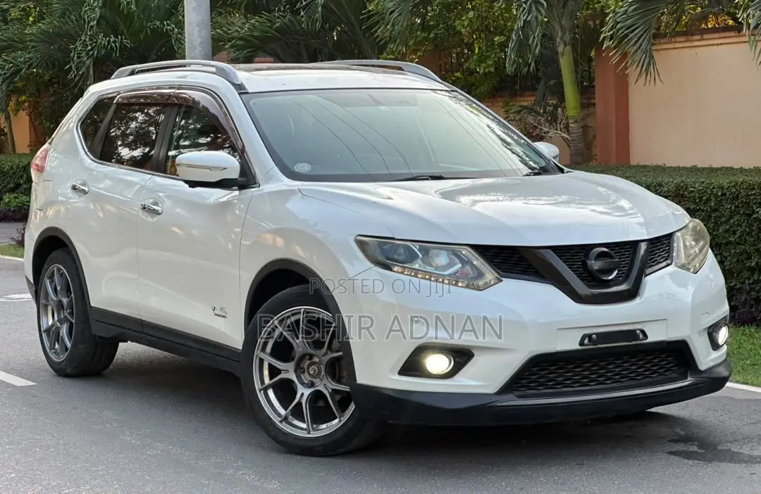 Nissan X-Trail 2.0 Petrol FWD 2015 Silver