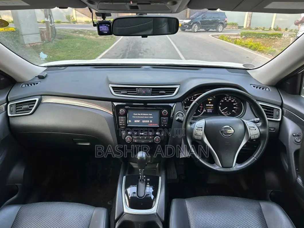 Nissan X-Trail 2.0 Petrol FWD 2015 Silver