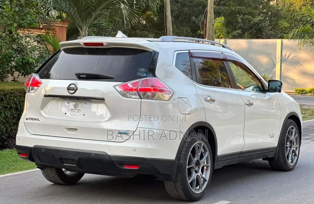 Nissan X-Trail 2.0 Petrol FWD 2015 Silver