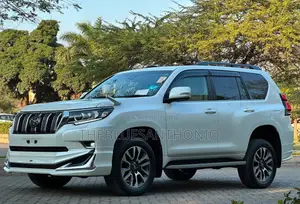 Toyota Land Cruiser Prado 2023 White