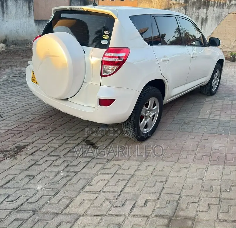Toyota RAV4 2.0 VVT-i 2008 White