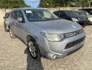 Mitsubishi Outlander 2013 Silver