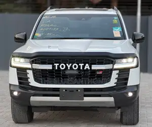 Toyota Land Cruiser 2024 White