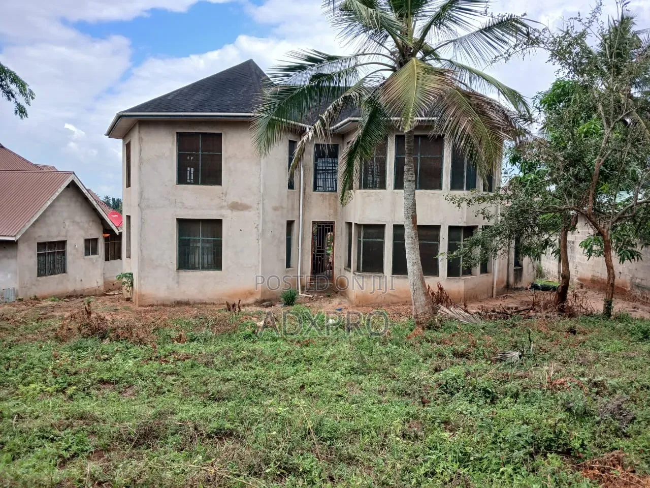 Unfimished House for Sale - 1000sqm