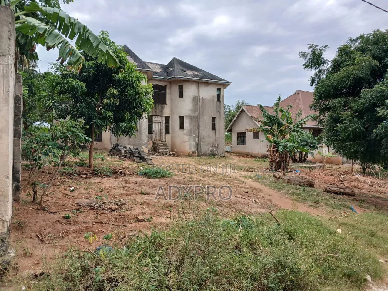 Unfimished House for Sale - 1000sqm
