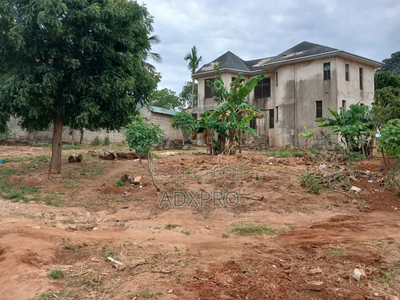 Unfimished House for Sale - 1000sqm