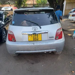 Toyota IST 2005 Silver