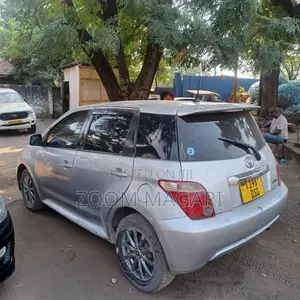 Toyota IST 2005 Silver