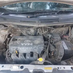 Toyota IST 2005 Silver