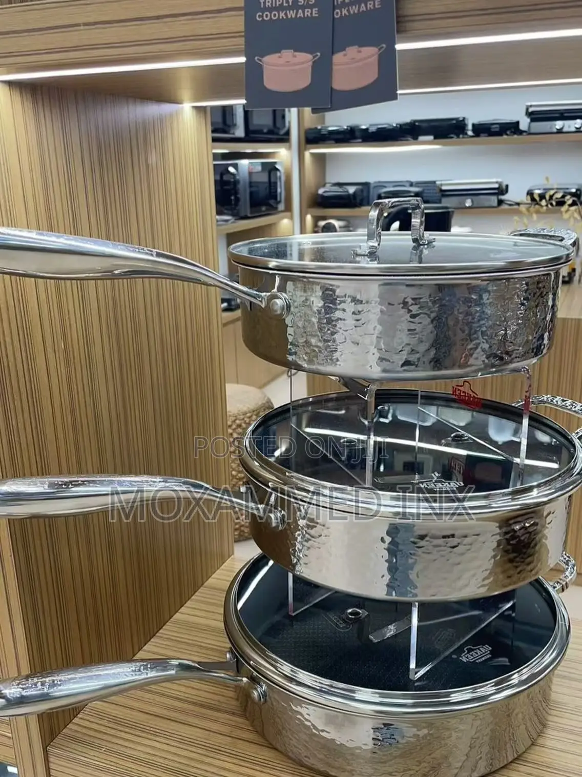 Uakeen Hammered Tri-Ply Stainless Steel Cookware Setfeaturing a Distin