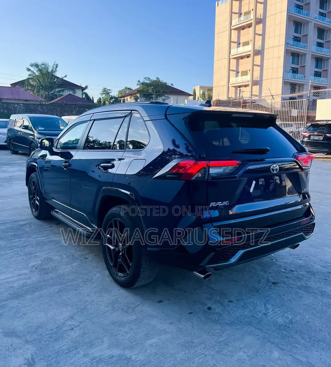 Toyota RAV4 Plug-In Hybrid 2025 Burgundy